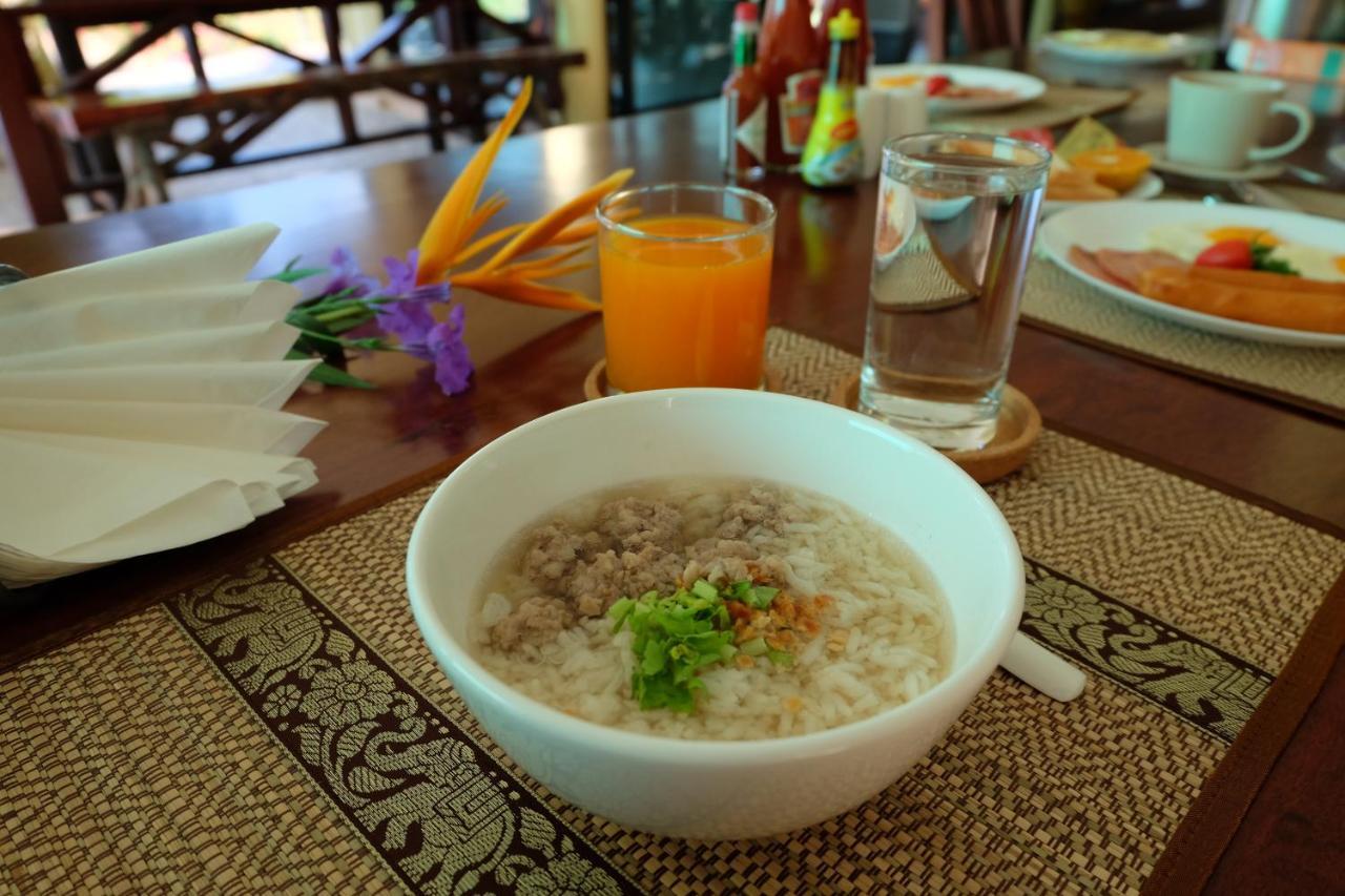 Bed and Breakfast Baan Wanwaree Kanchanaburi Exterior foto