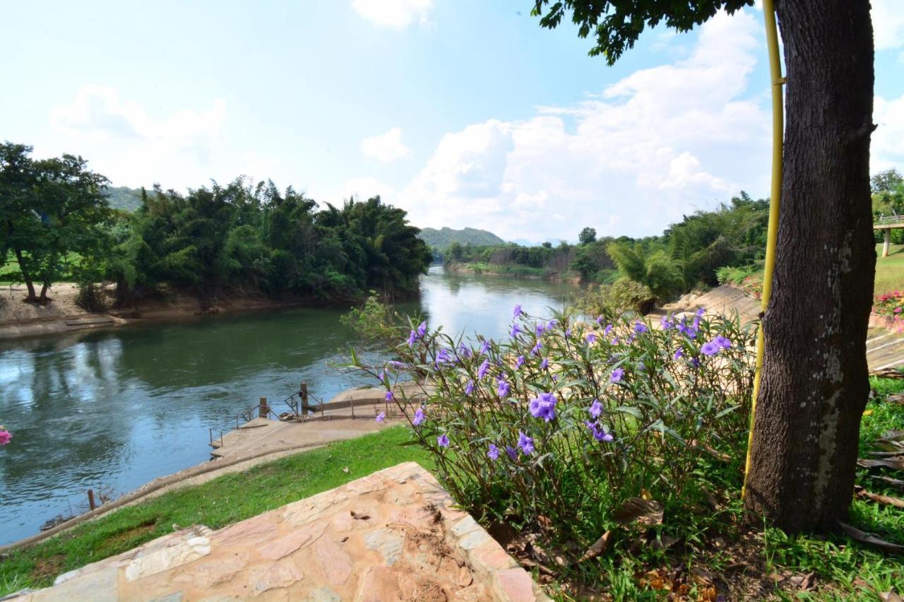 Bed and Breakfast Baan Wanwaree Kanchanaburi Exterior foto
