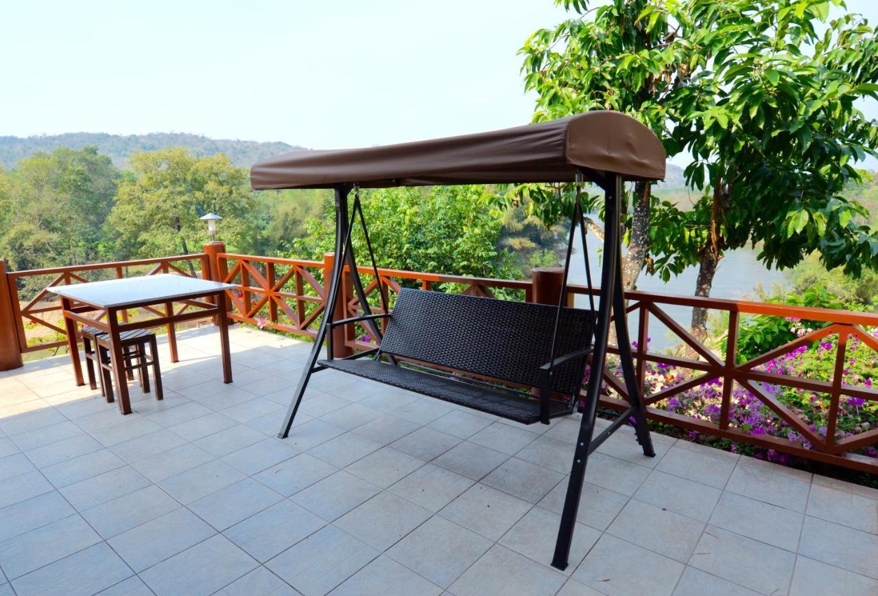 Bed and Breakfast Baan Wanwaree Kanchanaburi Exterior foto