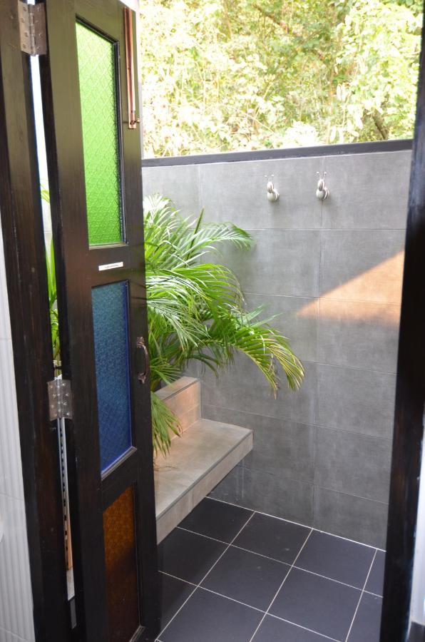 Bed and Breakfast Baan Wanwaree Kanchanaburi Exterior foto