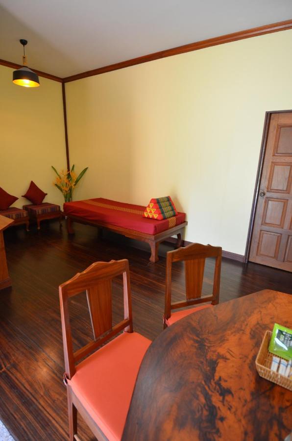 Bed and Breakfast Baan Wanwaree Kanchanaburi Exterior foto