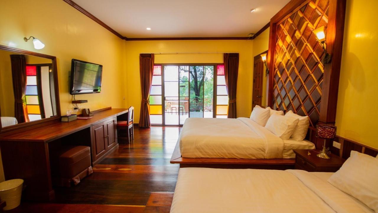Bed and Breakfast Baan Wanwaree Kanchanaburi Exterior foto