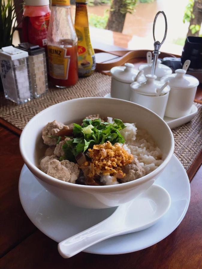 Bed and Breakfast Baan Wanwaree Kanchanaburi Exterior foto